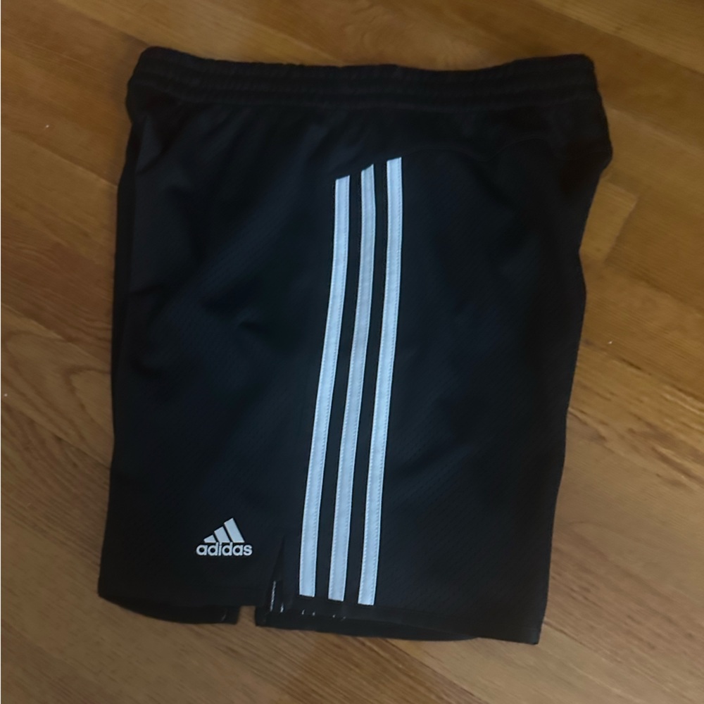 Like New Adidas mesh shorts!
